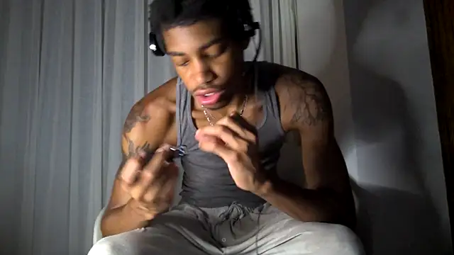 Snapshot of Skinnyblackman chatting on September 2025 05:51:02 AM Skinnyblackman online show from September 2025 05:51:02 AM