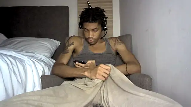 Snapshot of Skinnyblackman chatting on May 2026 04:43:01 AM Skinnyblackman online show from May 2026 04:43:01 AM
