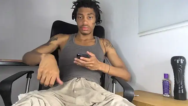 Snapshot of Skinnyblackman chatting on May 2026 04:19:01 AM Skinnyblackman online show from May 2026 04:19:01 AM