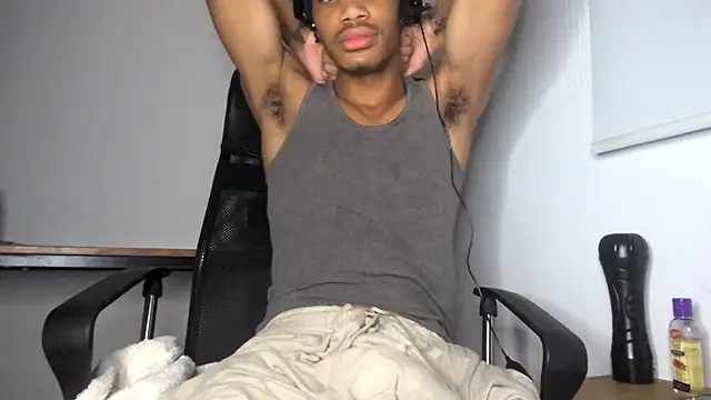 Snapshot of Skinnyblackman chatting on June 2026 04:58:02 AM Skinnyblackman online show from June 2026 04:58:02 AM