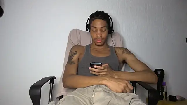 Snapshot of Skinnyblackman chatting on June 2026 05:18:01 AM Skinnyblackman online show from June 2026 05:18:01 AM