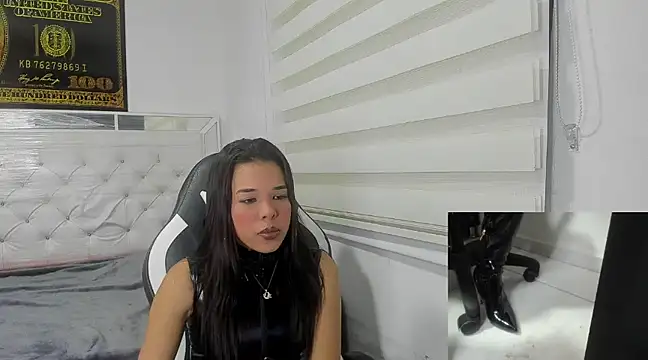 Snapshot of queen_findom chatting on February 2025 05:11:02 AM queen findom online show from February 2025 05:11:02 AM