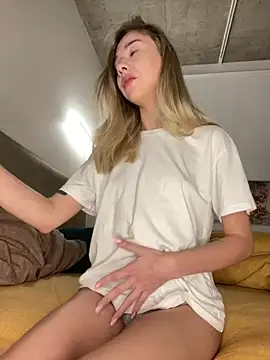 Snapshot of _urbestie_ chatting on January 2025 09:07:01 PM urbestie online show from January 2025 09:07:01 PM