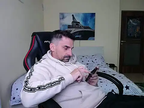 Snapshot of amydamarw chatting on April 2026 08:15:01 AM amydamarw online show from April 2026 08:15:01 AM