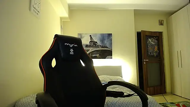 Snapshot of amydamarw chatting on April 2026 06:38:01 PM amydamarw online show from April 2026 06:38:01 PM