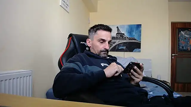 Snapshot of amydamarw chatting on April 2026 06:43:02 AM amydamarw online show from April 2026 06:43:02 AM