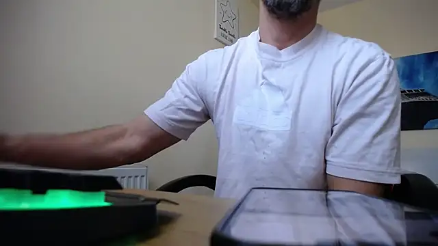 Snapshot of amydamarw chatting on April 2026 05:41:01 AM amydamarw online show from April 2026 05:41:01 AM