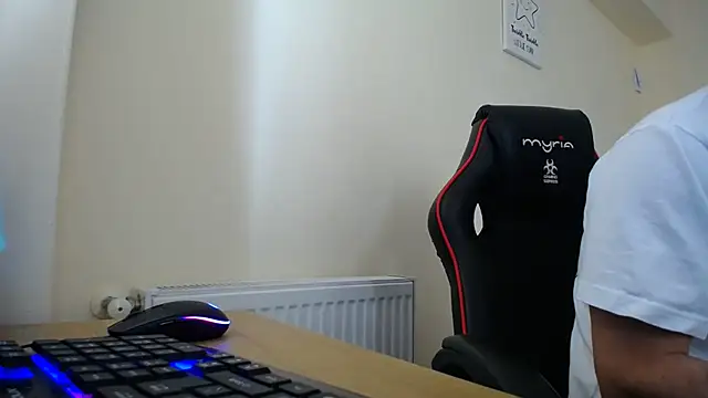 Snapshot of amydamarw chatting on April 2026 11:54:02 AM amydamarw online show from April 2026 11:54:02 AM