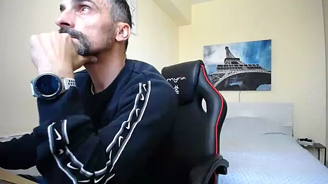 Snapshot of amydamarw chatting on April 2026 07:45:01 AM amydamarw online show from April 2026 07:45:01 AM