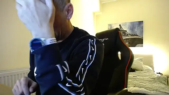 Snapshot of amydamarw chatting on April 2026 08:13:02 PM amydamarw online show from April 2026 08:13:02 PM