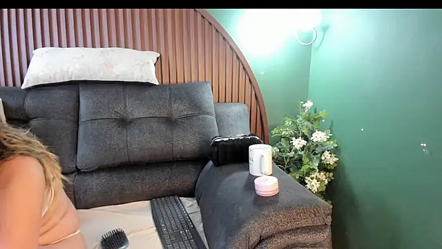 shannel  queen online show from May 2026 07:30:01 PM