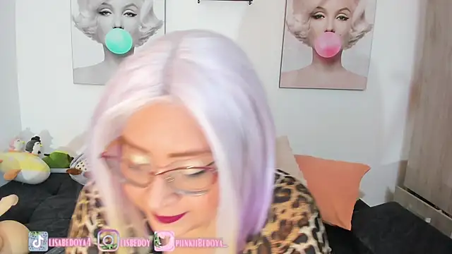 Snapshot of Amberbedoya_ chatting on December 2024 11:28:01 PM Amberbedoya online show from December 2024 11:28:01 PM