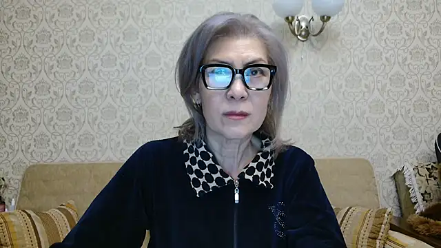 Elegant00Lady online show from November 2025 04:30:02 PM