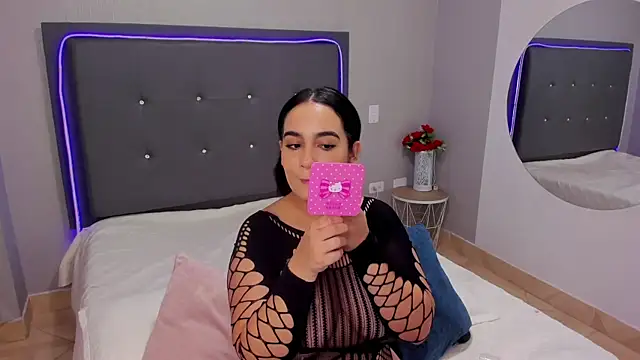 Snapshot of emma_lye chatting on February 2025 01:56:02 PM emma lye online show from February 2025 01:56:02 PM