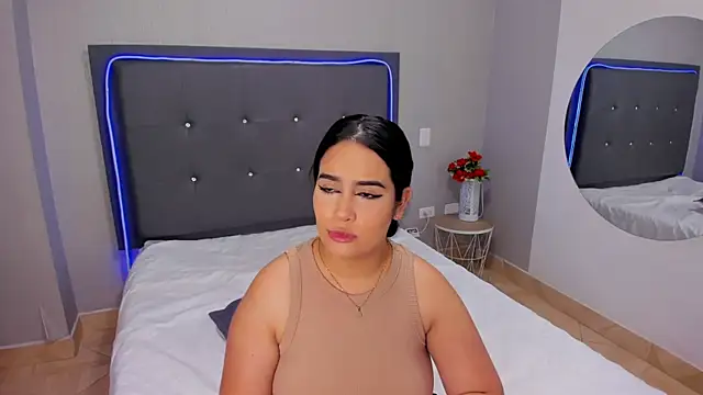 Snapshot of emma_lye chatting on February 2025 11:01:01 PM emma lye online show from February 2025 11:01:01 PM