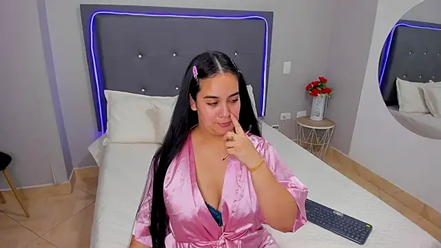 Snapshot of emma_lye chatting on March 2025 10:10:01 PM emma lye online show from March 2025 10:10:01 PM