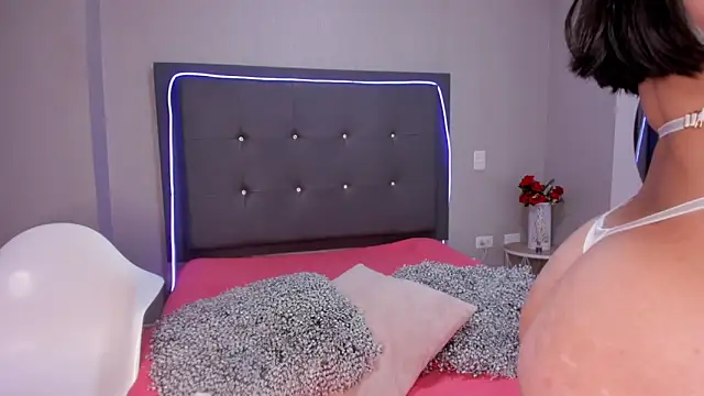 Snapshot of emma_lye chatting on October 2025 09:02:01 PM emma lye online show from October 2025 09:02:01 PM