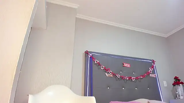 emma lye online show from April 2026 02:27:02 AM