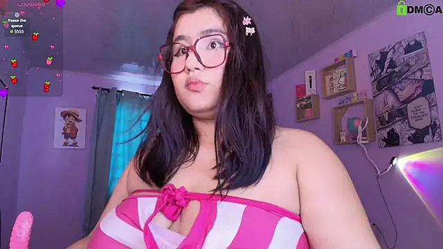 Snapshot of juli_juliana chatting on June 2026 07:18:01 PM juli juliana online show from June 2026 07:18:01 PM