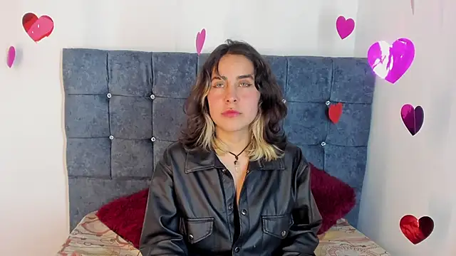 Snapshot of riley_colors chatting on February 2025 10:04:01 PM riley colors online show from February 2025 10:04:01 PM