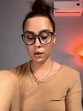 Snapshot of MiaNell chatting on January 2026 09:07:02 PM MiaNell online show from January 2026 09:07:02 PM