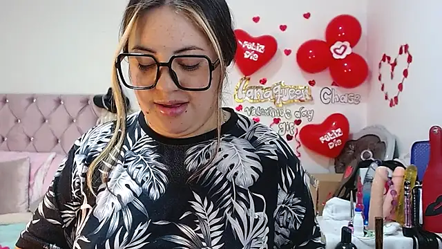 lanaqueen699 online show from February 2025 06:47:02 PM