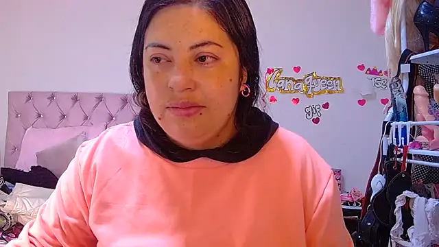 lanaqueen699 online show from June 2026 12:26:01 PM