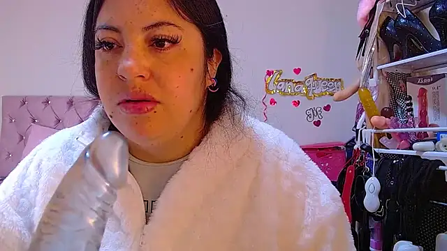 lanaqueen699 online show from July 2026 12:12:01 PM