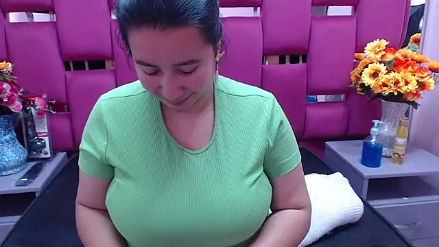 NaomyPrinces online show from January 2025 01:32:01 PM