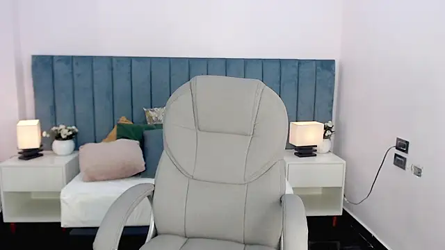 april bunnyy online show from March 2026 08:37:01 PM