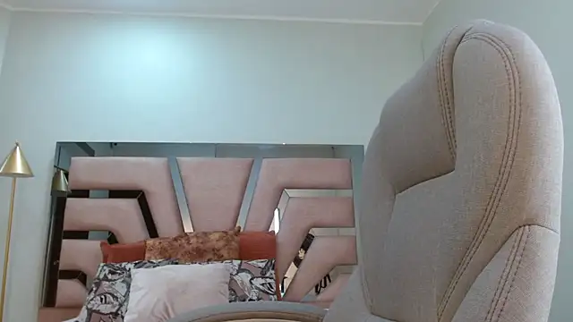 april bunnyy online show from July 2026 04:39:33 PM