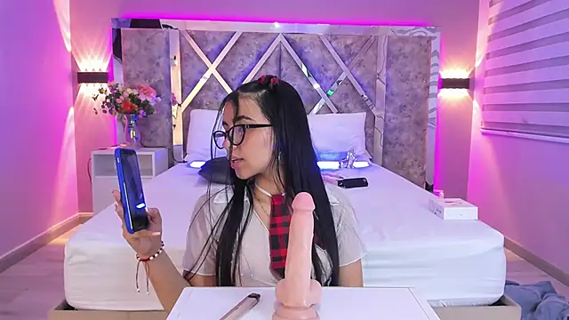 Snapshot of Larabrooks chatting on January 2025 12:54:01 AM Larabrooks online show from January 2025 12:54:01 AM