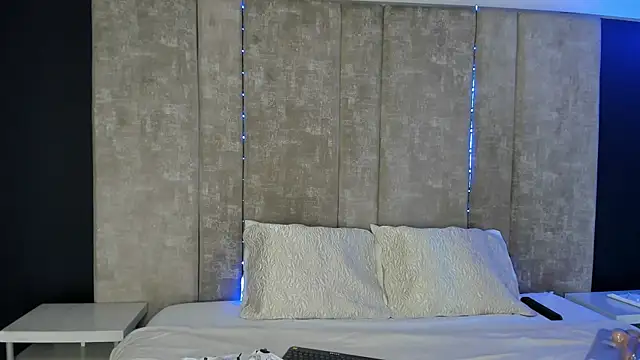 Snapshot of Larabrooks chatting on September 2025 07:13:02 PM Larabrooks online show from September 2025 07:13:02 PM