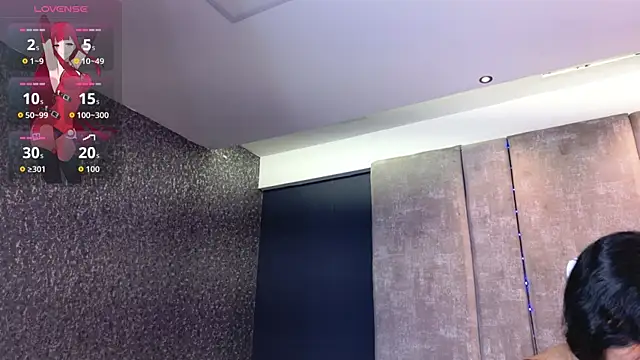 Snapshot of Larabrooks chatting on October 2025 07:32:02 PM Larabrooks online show from October 2025 07:32:02 PM