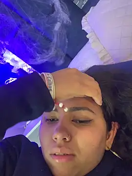 Snapshot of Larabrooks chatting on October 2025 06:56:01 PM Larabrooks online show from October 2025 06:56:01 PM