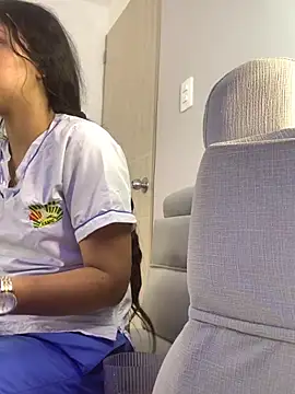 Snapshot of Larabrooks chatting on November 2025 07:02:02 PM Larabrooks online show from November 2025 07:02:02 PM