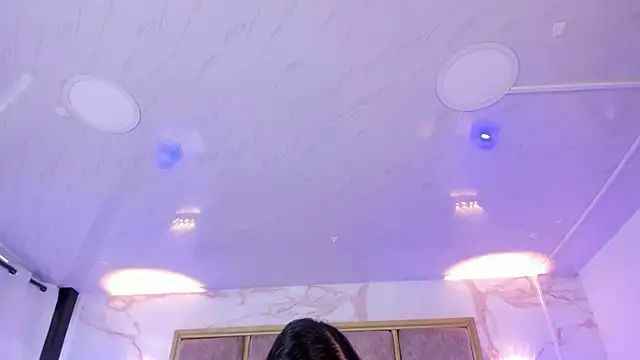 Larabrooks online show from May 2026 07:30:02 PM