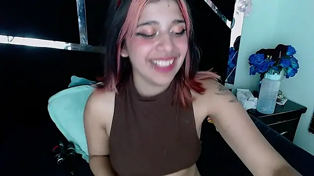 Snapshot of UnderBaby_ chatting on March 2025 11:11:02 PM UnderBaby online show from March 2025 11:11:02 PM