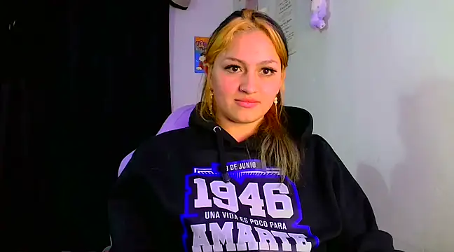 Snapshot of lucycherry__ chatting on December 2024 06:05:02 AM lucycherry online show from December 2024 06:05:02 AM