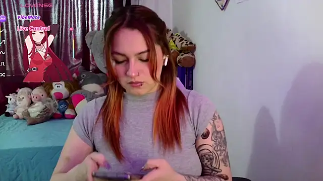 lucycherry   online show from December 2025 05:54:02 PM