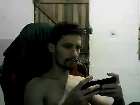 Snapshot of LucasMarcelo85 chatting on December 2024 09:35:02 AM LucasMarcelo85 online show from December 2024 09:35:02 AM