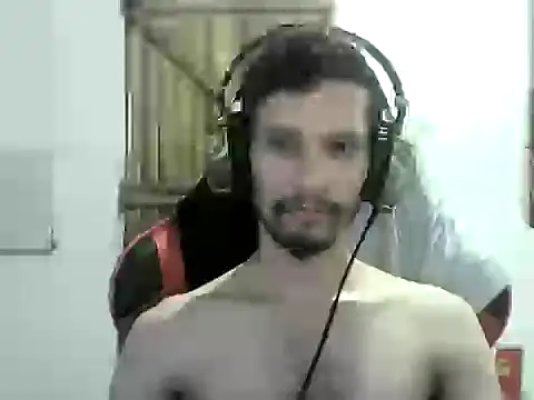 Snapshot of LucasMarcelo85 chatting on December 2024 04:12:01 AM LucasMarcelo85 online show from December 2024 04:12:01 AM
