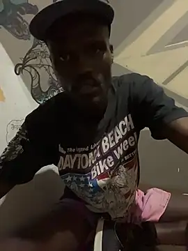 Snapshot of BringBackLostLover chatting on October 2025 12:44:01 AM BringBackLostLover online show from October 2025 12:44:01 AM