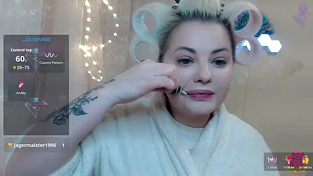 Snapshot of JewellKiss7 chatting on November 2025 10:16:02 AM JewellKiss7 online show from November 2025 10:16:02 AM