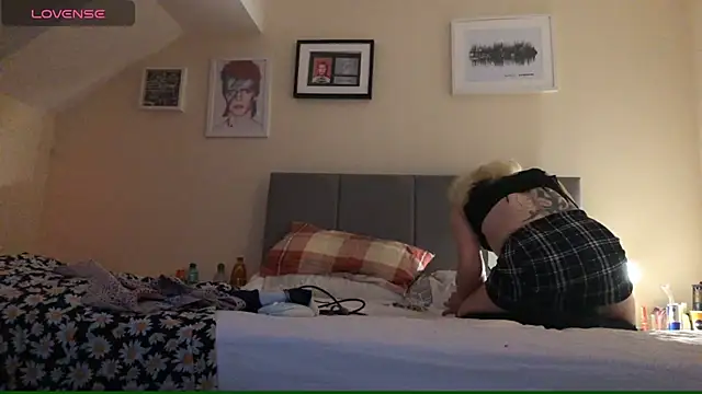 lolaisagoodtime online show from February 2025 06:33:02 AM