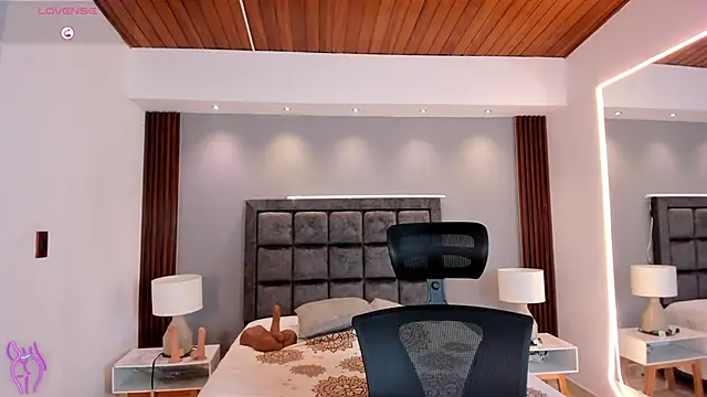 Susann Ross online show from November 2025 10:51:02 AM