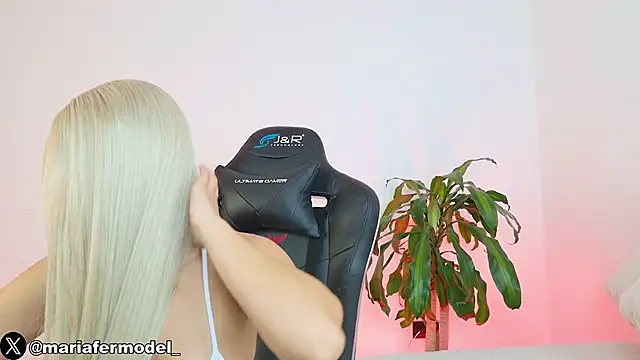 Mariafer05 online show from February 2026 04:36:01 PM