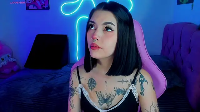 adri tom44 online show from December 2024 02:42:01 AM