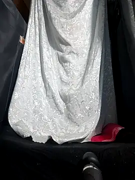 Snapshot of LunaDrago chatting on October 2025 10:04:01 AM LunaDrago online show from October 2025 10:04:01 AM