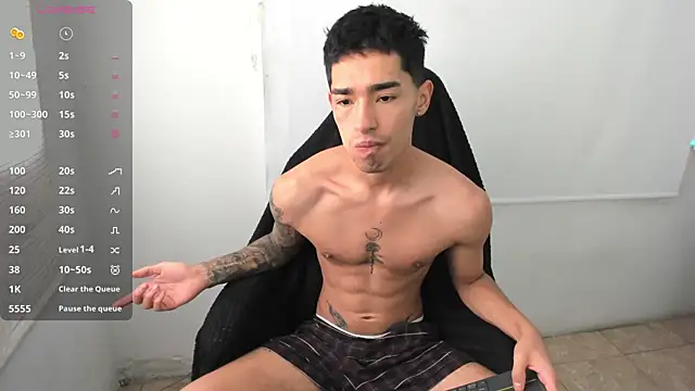 Snapshot of Damon__333 chatting on January 2025 07:52:01 PM Damon 333 online show from January 2025 07:52:01 PM